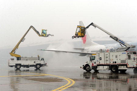 京城首场雪  首都机场保障效率提升